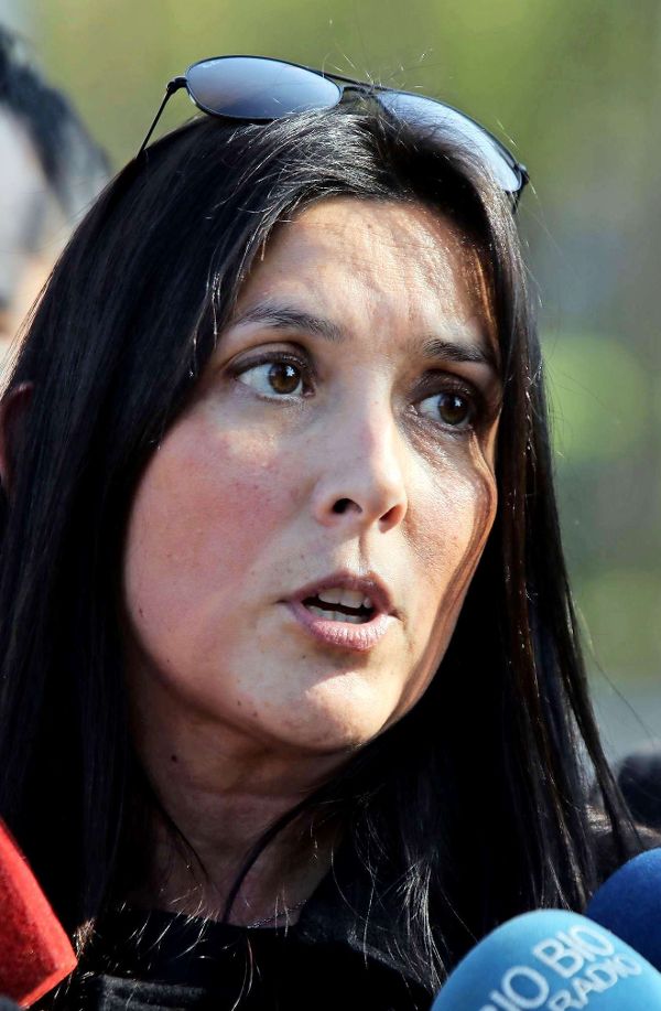 La fiscal Paola Jofré (izquierda) y la ministra Romy Rutherford.